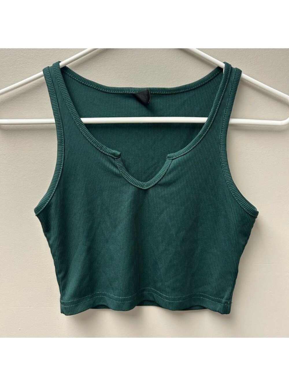 SHEIN Women’s Green Ribbed V Neck Cropped Tank Top